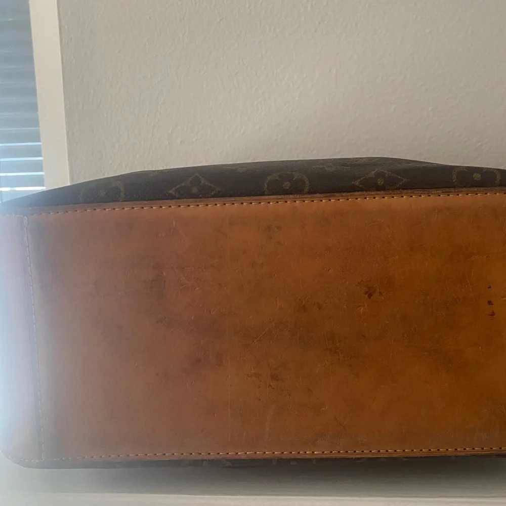 Louis Vuitton Piano Bag - Picture 7 of 9